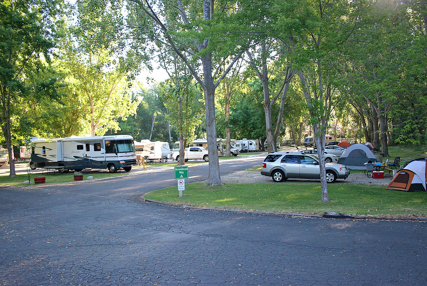 Tent Row – Lakeside RV Campground